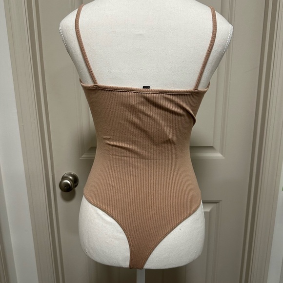 Lulu's Tan Ribbed Bodysuit - Picture 3 of 5